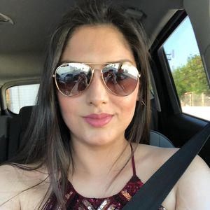 Meet your Posher, Fatima